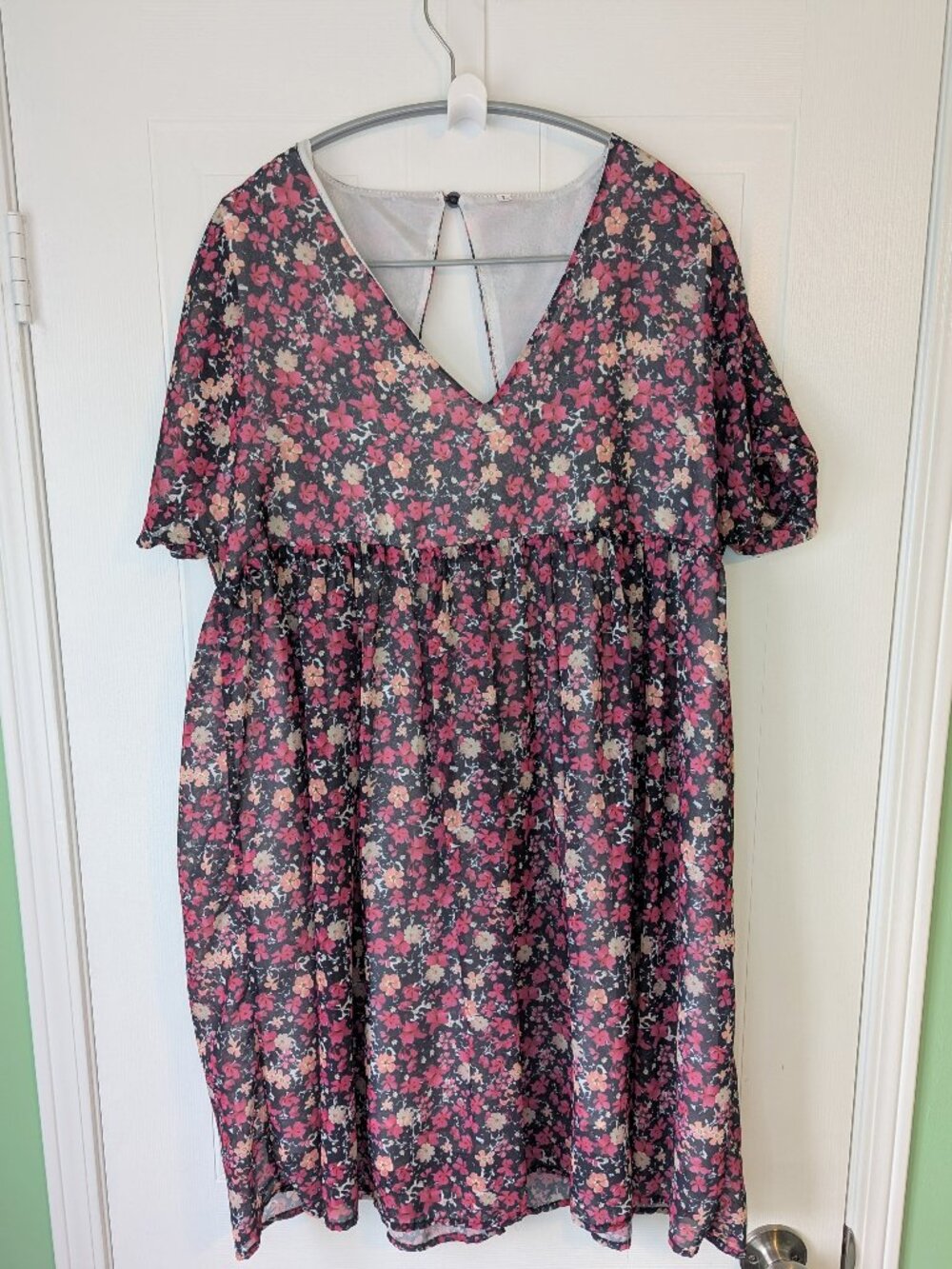Dress Large Pink and Red Floral Babydoll Mini Short Sleeve V-Neck Flowy